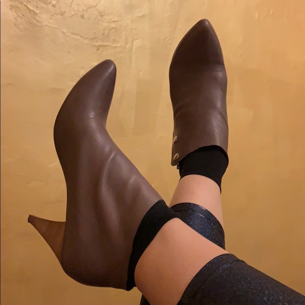 Grey Belle by Sigerson Morrison size snap booties